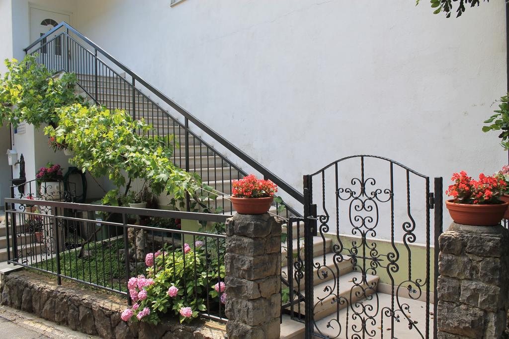 Apartments Tanja Zivogosce Exterior photo